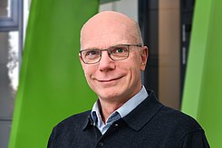  Prof. Dr. C. Michael Volk
